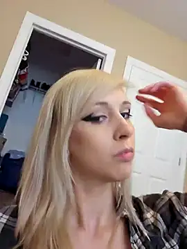 Snapshot of AmethystFoxx chatting on 09-11-25, 05:57 AmethystFoxx online show from 09-11-25, 05:57