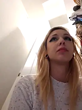 Snapshot of AmethystFoxx chatting on 11-06-25, 09:37 AmethystFoxx online show from 11-06-25, 09:37