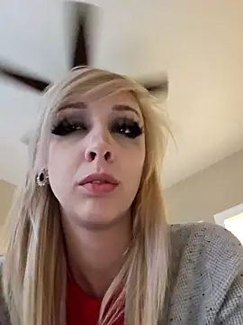 Snapshot of AmethystFoxx chatting on 11-28-25, 09:28 AmethystFoxx online show from 11-28-25, 09:28