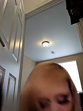 AmethystFoxx online show from 04-10-26, 05:28