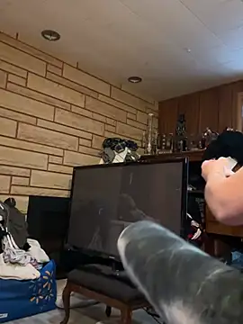 Snapshot of Mini_And_The_Bear chatting on 03-03-26, 02:34 Mini And The Bear online show from 03-03-26, 02:34