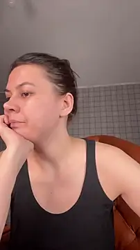 Snapshot of NinaVI chatting on 11-16-25, 07:08 NinaVI online show from 11-16-25, 07:08