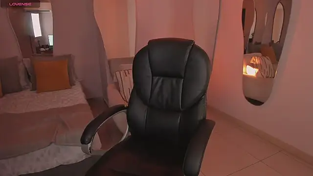 NaomiSainz online show from 02-02-25, 12:24