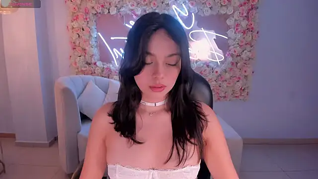 NaomiSainz online show from 02-18-25, 11:44