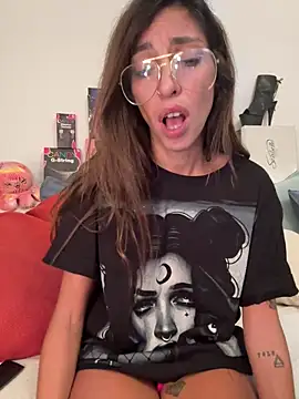 amanilouve online show from 10-19-25, 08:53