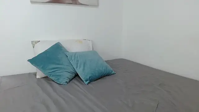 Snapshot of natalygolden69 chatting on 09-12-25, 01:33 natalygolden69 online show from 09-12-25, 01:33