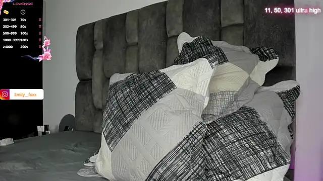 Snapshot of emily_fox1 chatting on 06-06-26, 10:31 emily fox1 online show from 06-06-26, 10:31