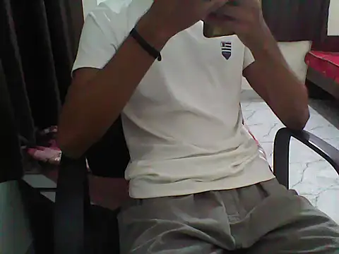 Snapshot of sour_rabh chatting on 10-18-25, 05:25 sour rabh online show from 10-18-25, 05:25