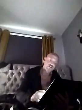 Snapshot of Verynaughtyx chatting on 11-23-25, 10:37 Verynaughtyx online show from 11-23-25, 10:37