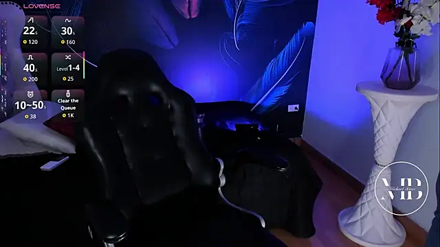 MichaelBear  online show from 11-08-25, 01:22