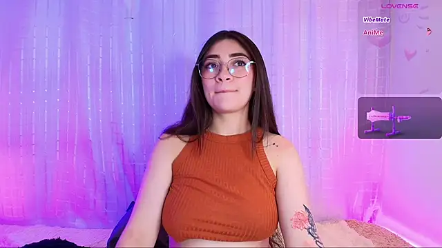 Snapshot of Samii_Evans chatting on 12-22-24, 07:00 Samii Evans online show from 12-22-24, 07:00