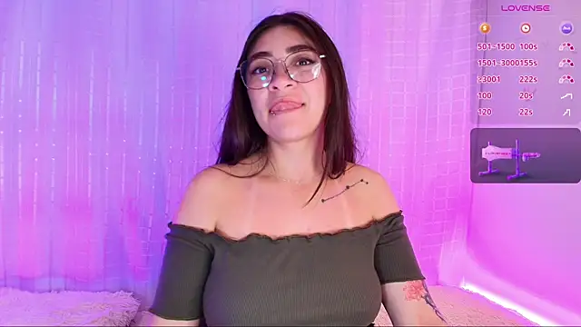 Snapshot of Samii_Evans chatting on 01-09-25, 06:06 Samii Evans online show from 01-09-25, 06:06