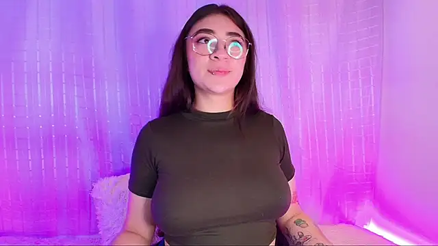 Snapshot of Samii_Evans chatting on 02-12-25, 10:24 Samii Evans online show from 02-12-25, 10:24