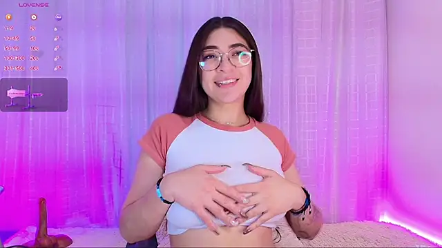 Snapshot of Samii_Evans chatting on 03-20-25, 04:51 Samii Evans online show from 03-20-25, 04:51