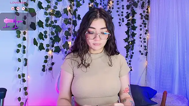 Snapshot of Samii_Evans chatting on 10-24-25, 02:52 Samii Evans online show from 10-24-25, 02:52