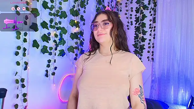 Snapshot of Samii_Evans chatting on 11-28-25, 07:33 Samii Evans online show from 11-28-25, 07:33