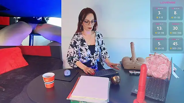 Snapshot of Miss_ellien chatting on 09-13-25, 03:28 Miss ellien online show from 09-13-25, 03:28