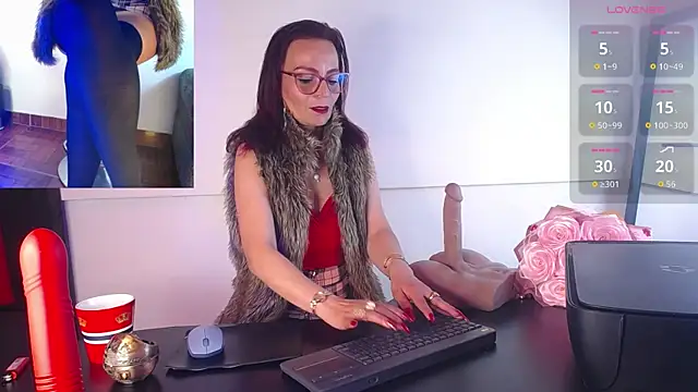 Snapshot of Miss_ellien chatting on 09-17-25, 03:30 Miss ellien online show from 09-17-25, 03:30