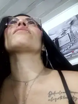 Snapshot of Tania_mature chatting on 05-02-26, 05:18 Tania mature online show from 05-02-26, 05:18