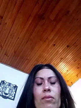 Snapshot of Tania_mature chatting on 05-06-26, 05:18 Tania mature online show from 05-06-26, 05:18
