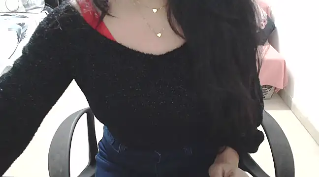 Snapshot of Princess_Sara chatting on 12-17-24, 09:39 Princess Sara online show from 12-17-24, 09:39