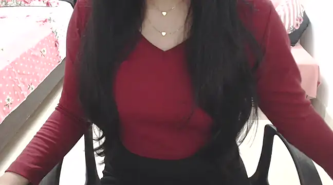 Snapshot of Princess_Sara chatting on 02-06-25, 06:18 Princess Sara online show from 02-06-25, 06:18