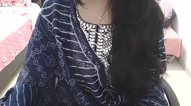 Snapshot of Princess_Sara chatting on 02-15-25, 06:12 Princess Sara online show from 02-15-25, 06:12