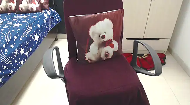 Snapshot of Princess_Sara chatting on 03-08-25, 06:43 Princess Sara online show from 03-08-25, 06:43