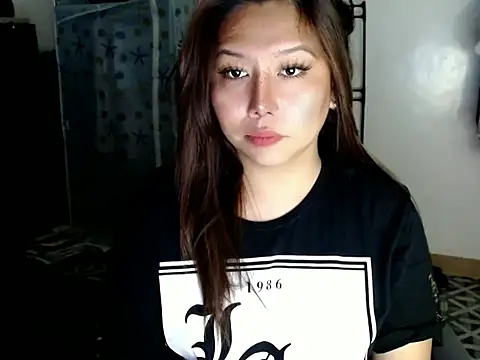 Snapshot of urqueendominant chatting on 12-16-25, 02:49 urqueendominant online show from 12-16-25, 02:49