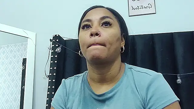 Snapshot of colombiamommy chatting on 02-15-25, 12:11 colombiamommy online show from 02-15-25, 12:11