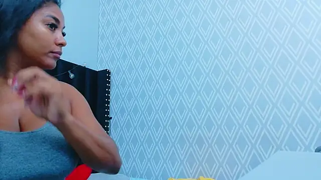 Snapshot of colombiamommy chatting on 09-20-25, 12:06 colombiamommy online show from 09-20-25, 12:06