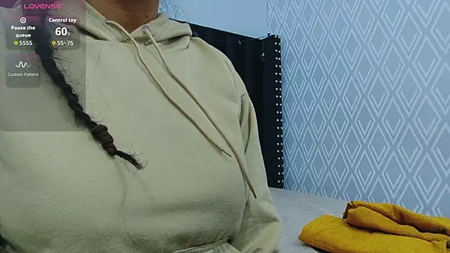 Snapshot of colombiamommy chatting on 10-04-25, 12:36 colombiamommy online show from 10-04-25, 12:36