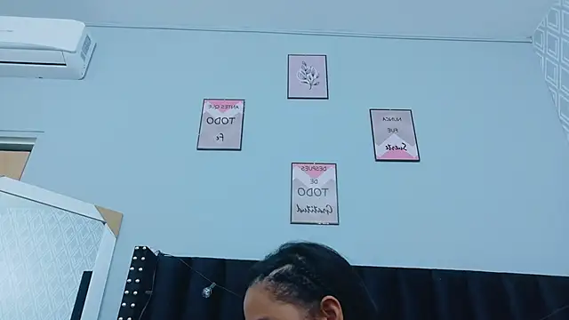 Snapshot of colombiamommy chatting on 10-30-25, 12:28 colombiamommy online show from 10-30-25, 12:28