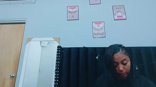 Snapshot of colombiamommy chatting on 11-21-25, 12:37 colombiamommy online show from 11-21-25, 12:37