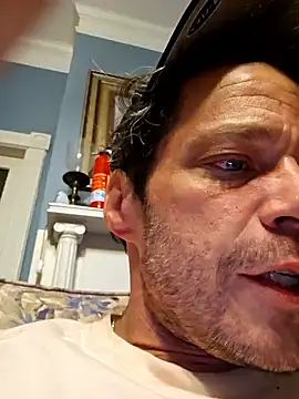 Snapshot of chosen923 chatting on 02-15-25, 03:42 chosen923 online show from 02-15-25, 03:42