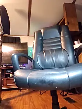 Snapshot of chosen923 chatting on 11-29-25, 02:36 chosen923 online show from 11-29-25, 02:36