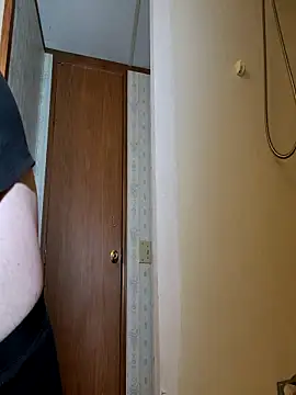 Snapshot of chosen923 chatting on 12-01-25, 02:27 chosen923 online show from 12-01-25, 02:27