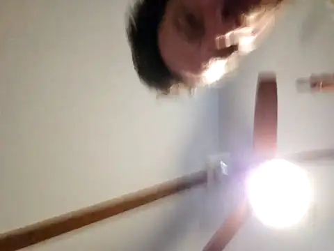 Snapshot of chosen923 chatting on 12-14-25, 01:44 chosen923 online show from 12-14-25, 01:44