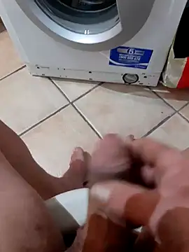 Snapshot of 74bob chatting on 02-13-25, 04:32 74bob online show from 02-13-25, 04:32