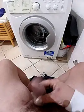 Snapshot of 74bob chatting on 11-08-25, 05:07 74bob online show from 11-08-25, 05:07