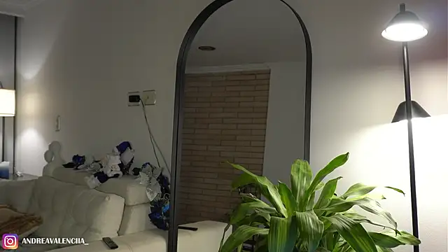 Snapshot of kendall_ruiz chatting on 12-18-24, 03:15 kendall ruiz online show from 12-18-24, 03:15