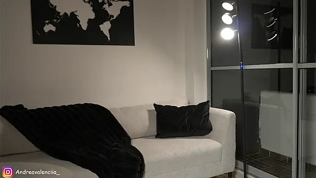 Snapshot of kendall_ruiz chatting on 02-07-25, 01:47 kendall ruiz online show from 02-07-25, 01:47