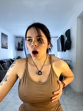 Snapshot of carolina16love chatting on 10-05-25, 09:02 carolina16love online show from 10-05-25, 09:02