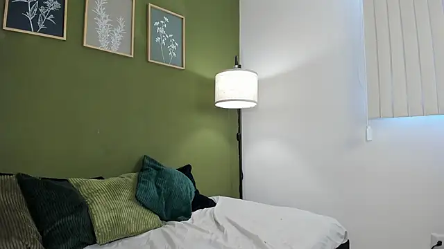 karlye 5 online show from 09-17-25, 12:18