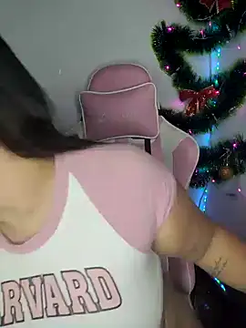 ValerieDiiamond online show from 12-18-24, 04:20