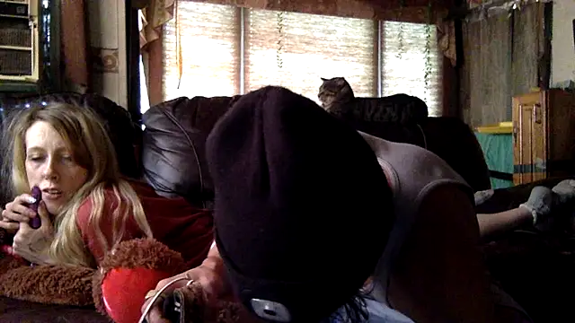 Snapshot of Cracked_Crypto chatting on 09-30-25, 04:45 Cracked Crypto online show from 09-30-25, 04:45