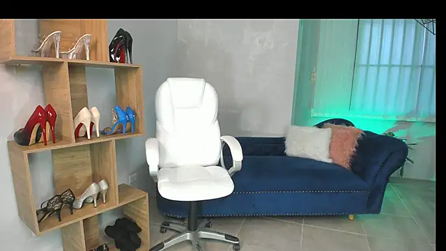 Snapshot of MissRhodes1 chatting on 01-15-25, 11:08 MissRhodes1 online show from 01-15-25, 11:08