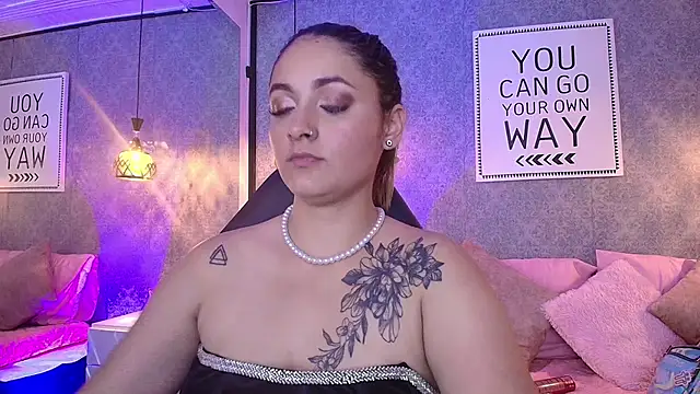 Emiily W online show from 02-07-25, 01:43