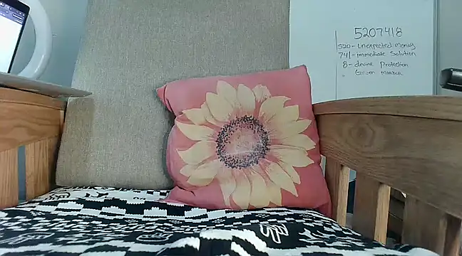 EmpressSunshine online show from 03-13-25, 02:49