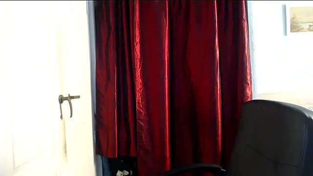 Snapshot of ryhhnnagold99 chatting on 10-27-25, 08:18 ryhhnnagold99 online show from 10-27-25, 08:18